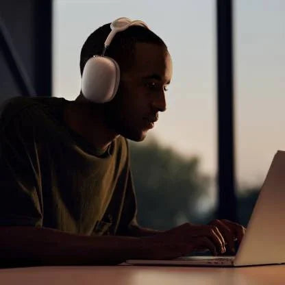 Apple Airpods Max - Silver - Tashqila Apple Airpods Max - Silver - Tashqila